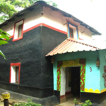 Отель Raktokorobi Karu Gram Sri Niketan Экстерьер фото