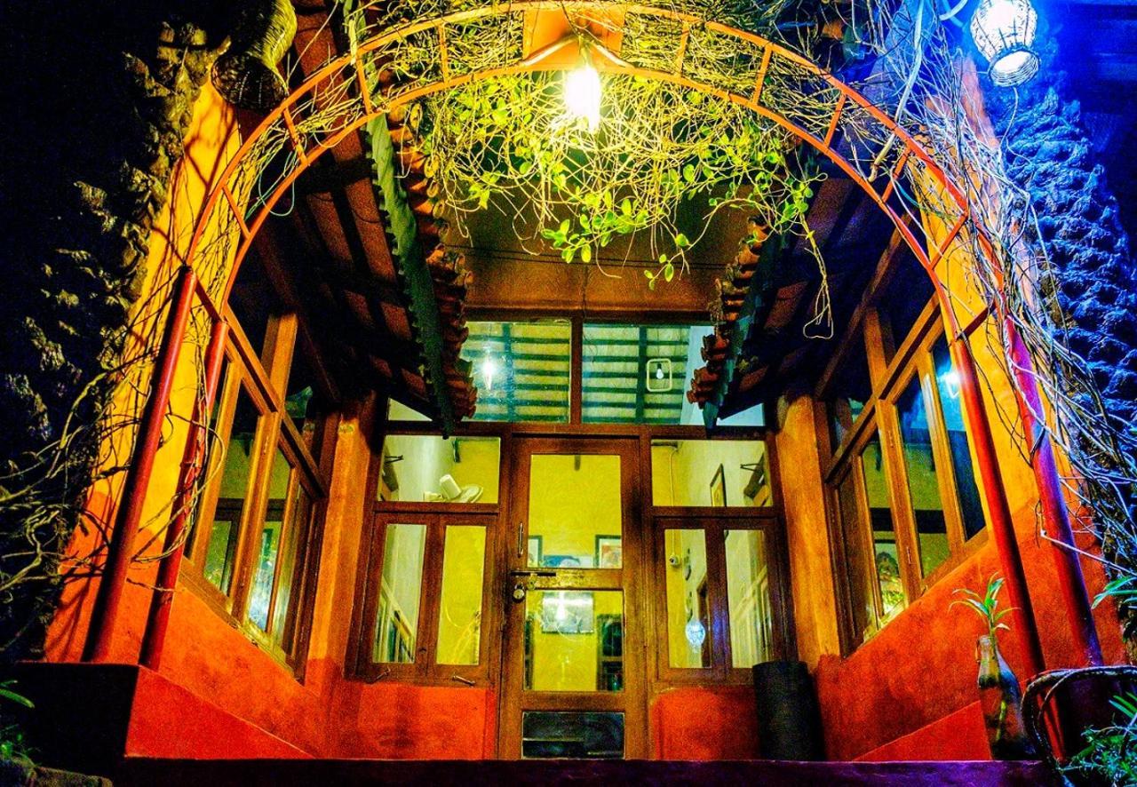 Отель Raktokorobi Karu Gram Sri Niketan Экстерьер фото